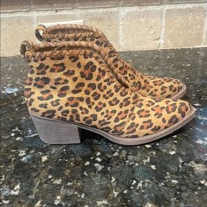 Volatile Animal Print Booties! Women’s 6.5